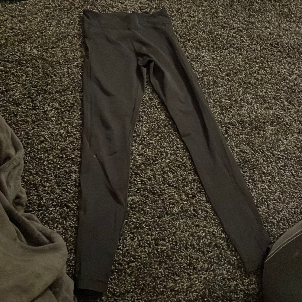 Under Armour black leggings size M